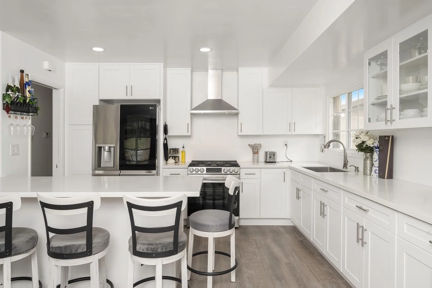 EE0EB761-5A4B-4756-B508-E399F0563EA4